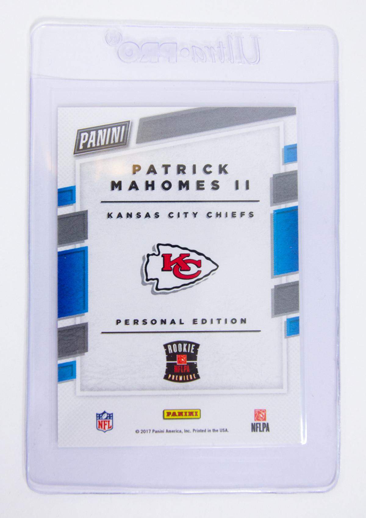 Fan finds rare Patrick Mahomes rookie cards at thrift store | Kansas City  Star
