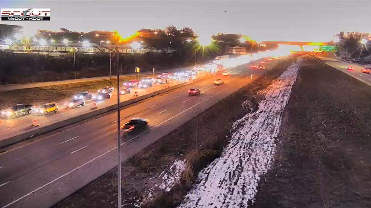 A two-week urgent bridge repair project caused westbound Interstate 70 traffic headed into downtown Kansas City to back up beyond Arrowhead and Kauffman stadiums early during Tuesday’s morning’s rush hour. The project, which got underway Monday, requires that two lanes of I-70 to be closed at Manchester Trafficway. This Kansas City Scout camera shows stop and go traffic at the I-70 and Interstate 435 interchange about 6:45 a.m.