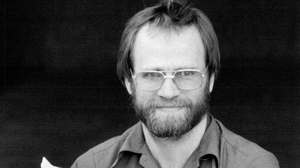 James W. Lewis, seen here in 1984 facing tax and mail fraud charges in Kansas City federal court, was the prime suspect in the 1982 Tylenol deaths.