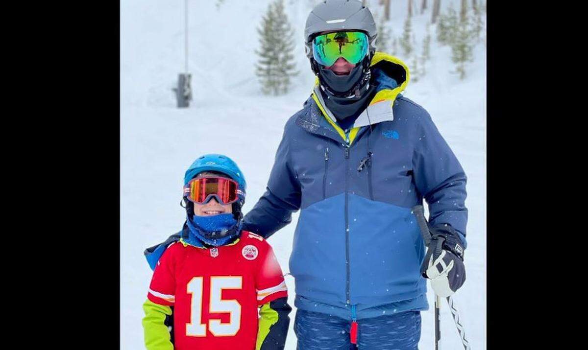 Yes, Peyton Manning’s kids aren’t shy about supporting their favorite team — the Chiefs.