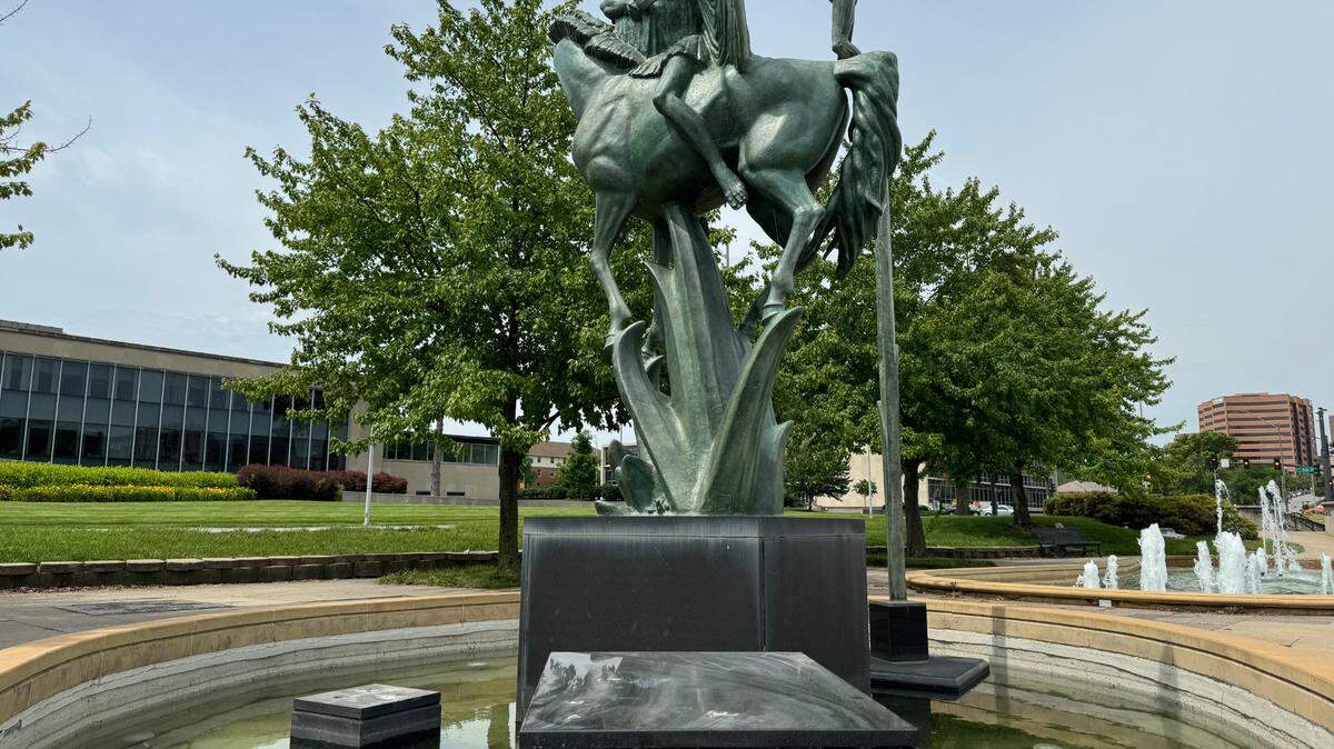 Two figures were removed from the William Volker Memorial Fountain in an act of vandalism on May 19. One depicted a seated faun (originally center), and one depicted a beggar (originally left), according to Kansas City Parks & Recreation.
