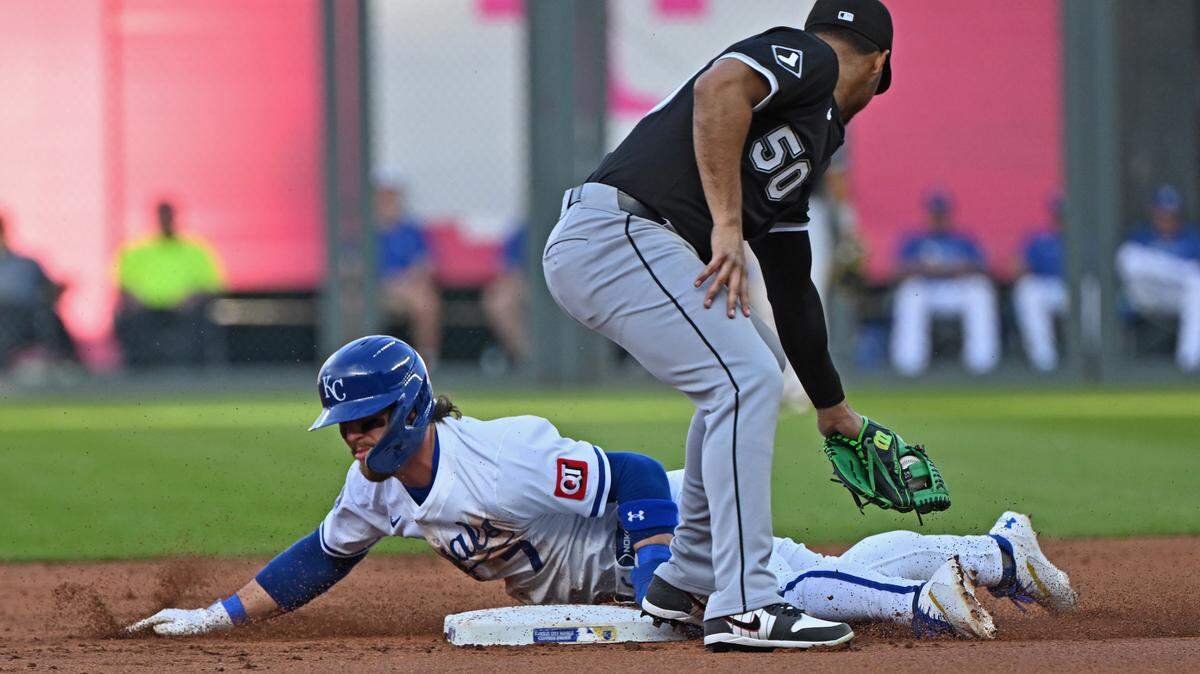 Kansas City Royals shortstop Bobby Witt Jr. stole second base in the first inning Thursday as Chicago White Sox second baseman Lenyn Sosa applied a late tag.
