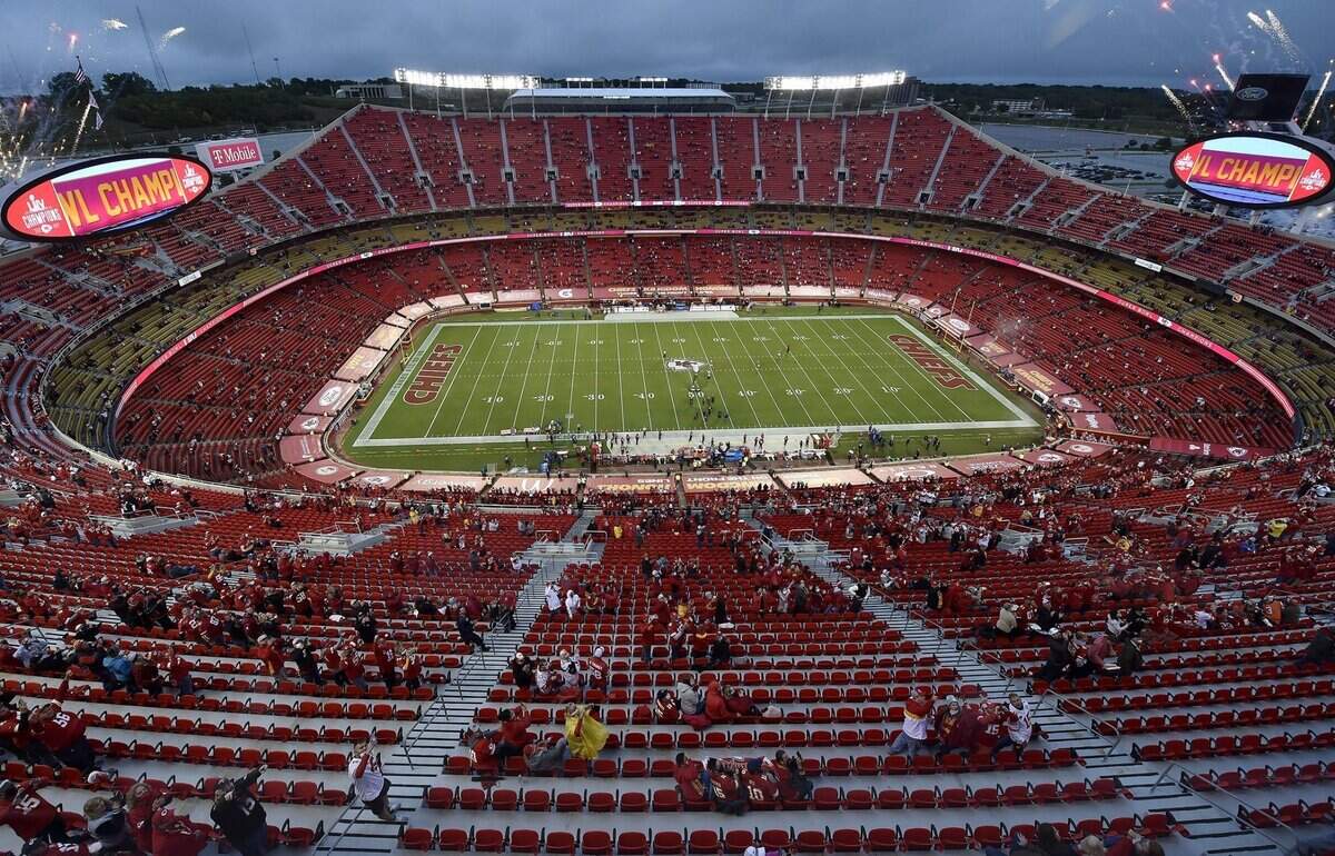 The Chiefs will face the Cleveland Browns on Jan. 17 at Arrowhead Stadium in the playoffs.