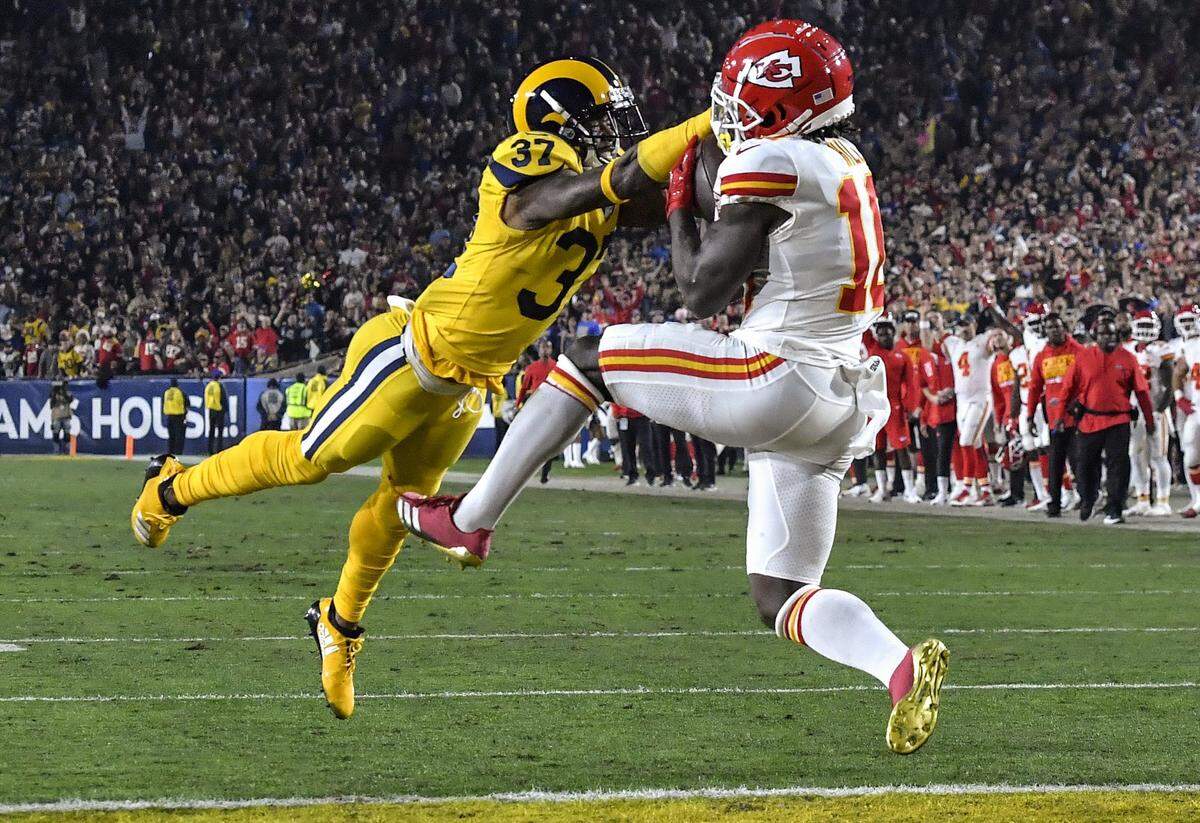 Kansas City Chiefs wide receiver Tyreek Hill hauled in a touchdown pass from quarterback Patrick Mahomes in front of Los Angeles Rams cornerback Sam Shields while the teams played in Los Angeles. It was Mahomes’ 32nd touchdown pass of the 2018 regular season.