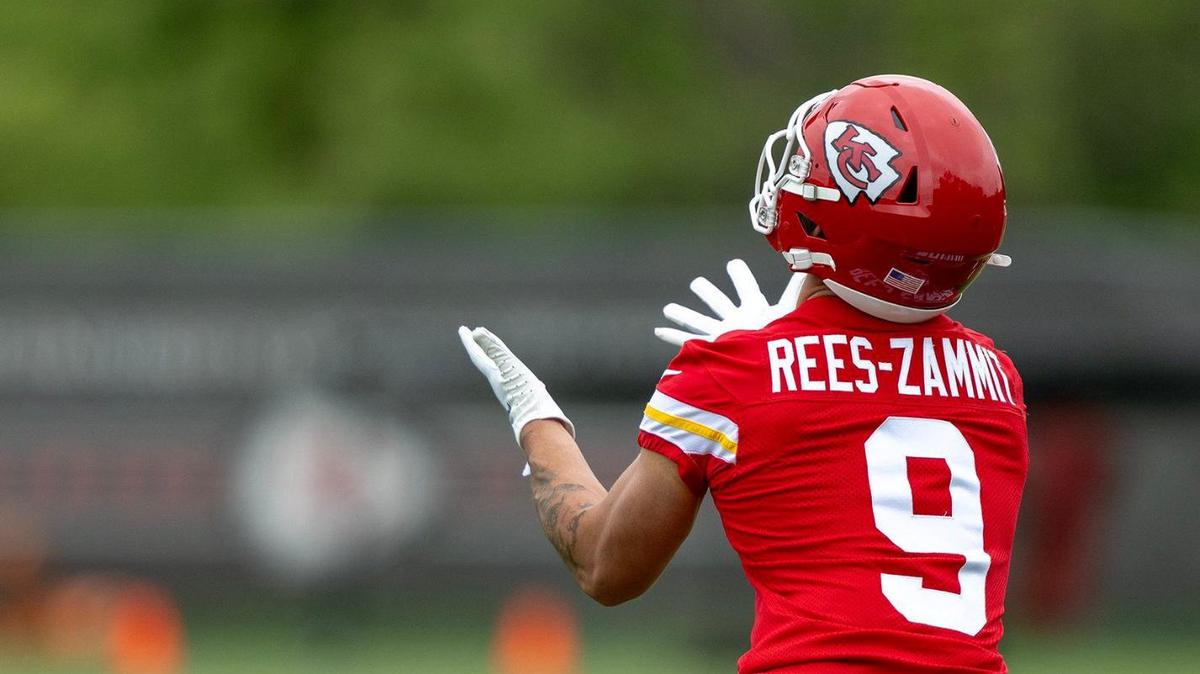Kansas City Chiefs running back Louis Rees-Zammit (9), a Wales rugby star, goes for a catch during rookie minicamp at the team’s practice facility on Saturday, May 4, 2024.