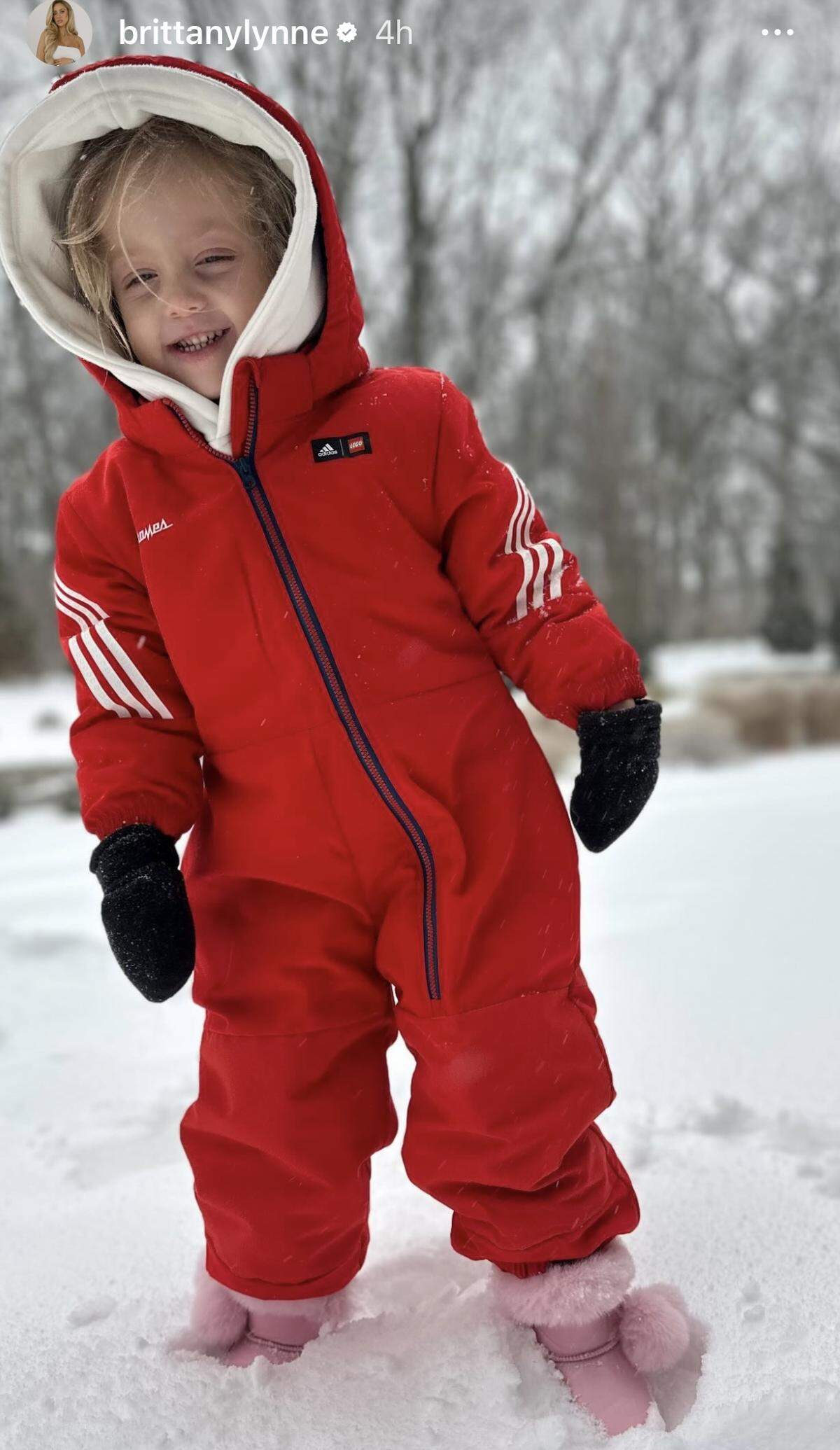 Sterling Mahomes enjoying Kansas City’s huge snowstorm.