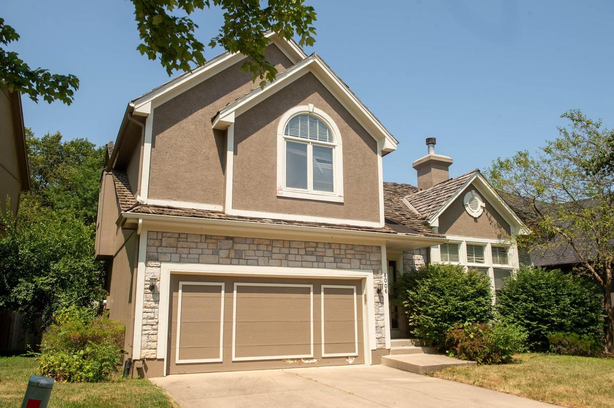 Neighbors were surprised that the abandoned house at 8006 W. 121st Terrace, where former Chiefs player Tony Richardson once lived, sold for $278,000.