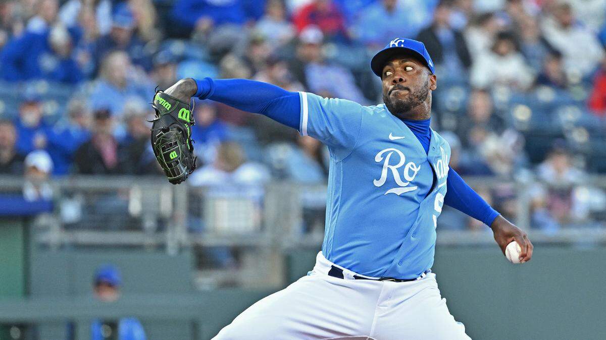 Kansas City Royals relief pitcher Aroldis Chapman delivers a pitch during the ninth inning against the Minnesota Twins at Kauffman Stadium on Saturday, April 1, 2023.