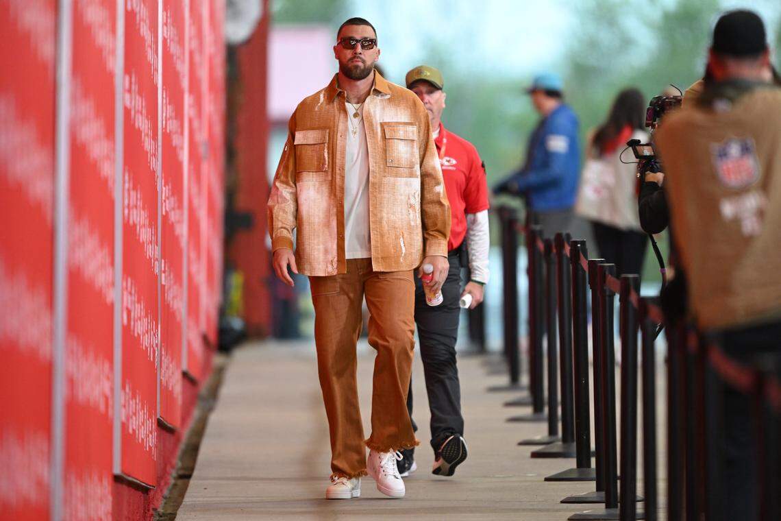 Kansas City Chiefs tight end Travis Kelce arrives before the Chiefs' game with the Washington Commanders on Monday, Oct. 27, 2025, at GEHA Field at Arrowhead Stadium.