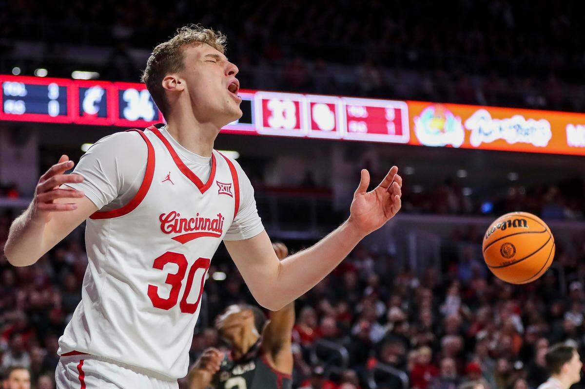 Cincinnati Bearcats forward Viktor Lakhin (30) reacts after a play against the Oklahoma Sooners in the second half at Fifth Third Arena on Jan. 20, 2024.