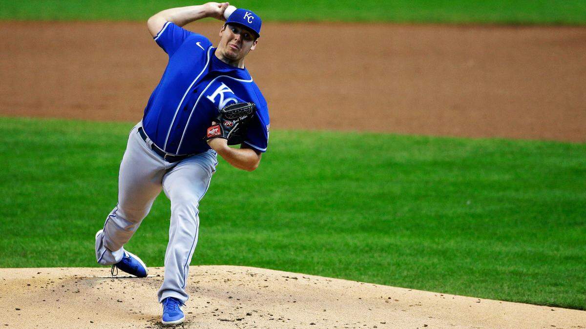 Kansas City Royals’ Brad Keller pitches during the first inning of a baseball game against the Milwaukee Brewers Sunday, Sept. 20, 2020, in Milwaukee. (AP Photo/Aaron Gash)