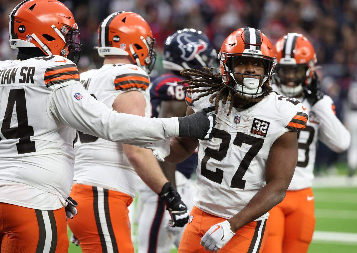 Cleveland Browns running back Kareem Hunt (27) celebrates his touchdown against the Houston Texans in the 2024 AFC Wild Card game at NRG Stadium on Jan. 13, 2024.