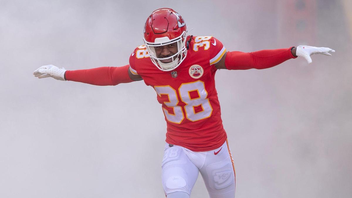 Chiefs cornerback L’Jarius Sneed runs onto the field before a game at GEHA Field at Arrowhead Stadium.