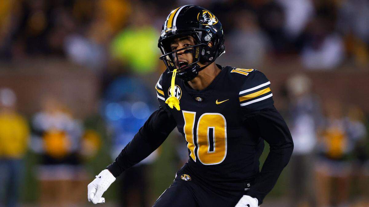 Missouri Tigers wide receiver Mekhi Miller helped Mizzou convert a pair of third downs against the Gators in Gainesville, Florida last Saturday. (AP photo)