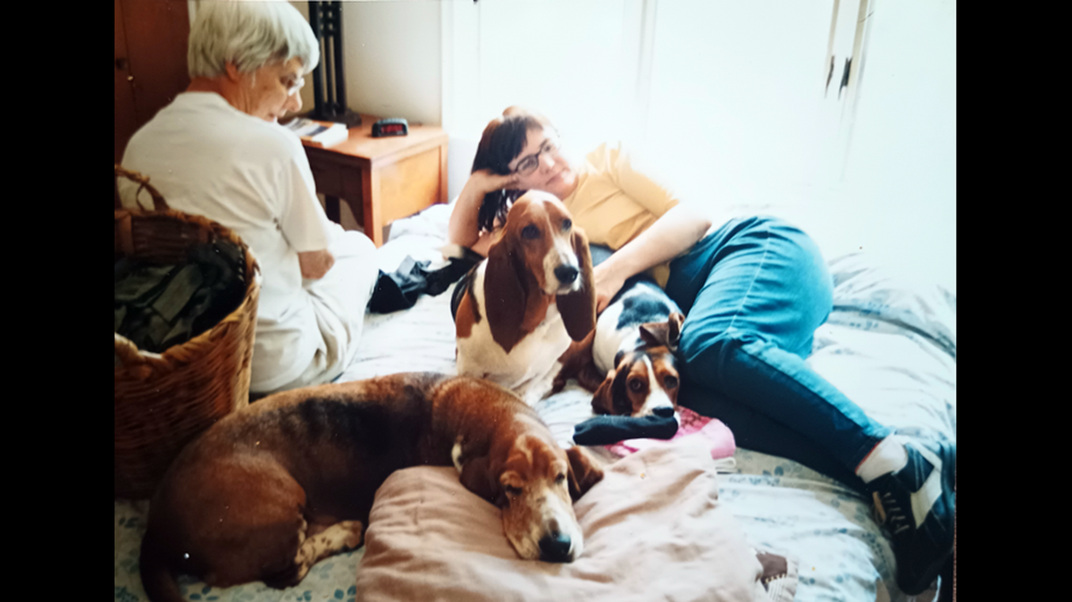 Charles Hammer’s wife and daughter plus their three bassets in 2003.