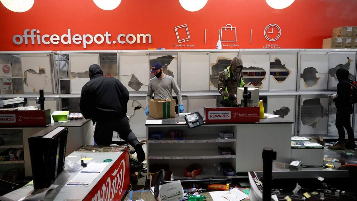 Twitter removes Missouri lawmaker’s tweet about shooting looters for violating rules