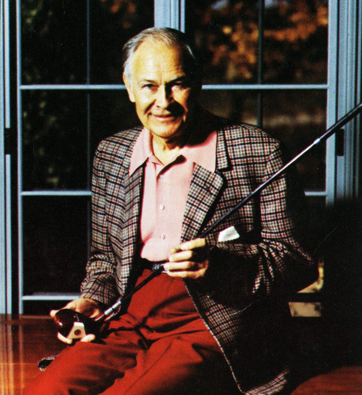 Kenneth Smith made golf clubs for celebrities and presidents.