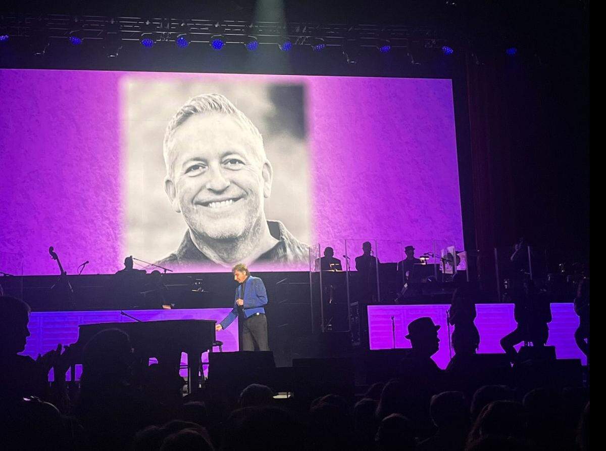 Jeff Smikahl, a music teacher with Olathe Public Schools, won $10,000 from Barry Manilow’s Manilow Music Project. It was announced to the crowd at Manilow’s final show in Kansas City Sunday.