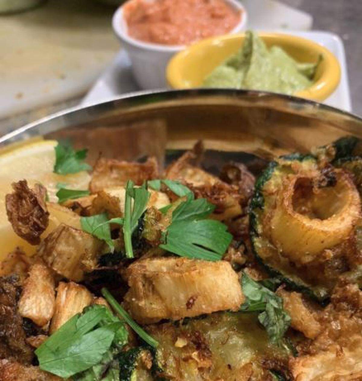 Landoplenty’s “calamari” made from breaded and deep-fried hearts of palm and blue oyster mushrooms.