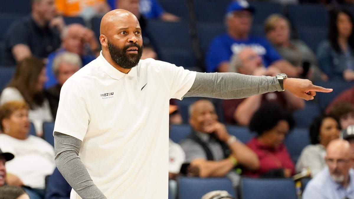 Missouri head coach Cuonzo Martin directs his team during the first half of an NCAA men’s college basketball game at the Southeastern Conference tournament in Tampa, Fla., Thursday, March 10, 2022. (AP Photo/Chris O’Meara)