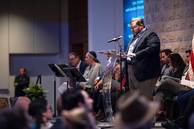 Hundreds from KC’s Jewish community rally to support Israel | Kansas ...
