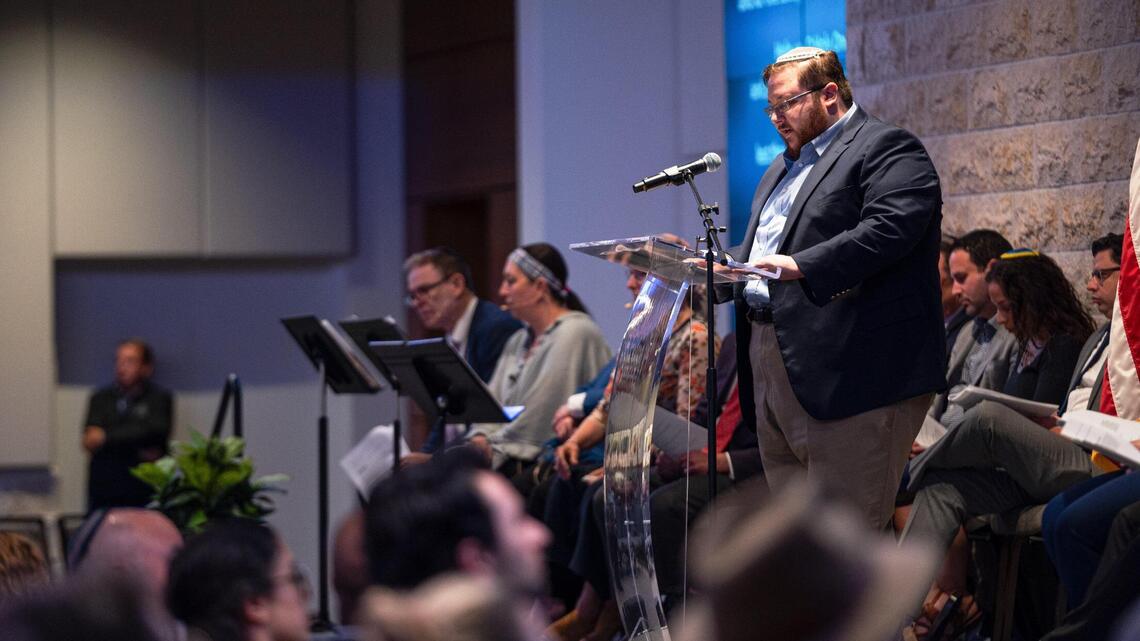 ‘Pray for peace’: Hundreds from KC’s Jewish community rally after Hamas attack on Israel
