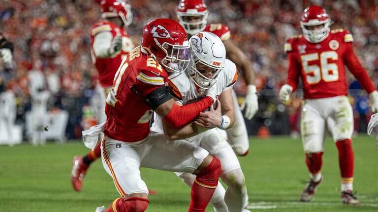 Here’s who 67 national experts predict will win Denver Broncos at KC Chiefs game