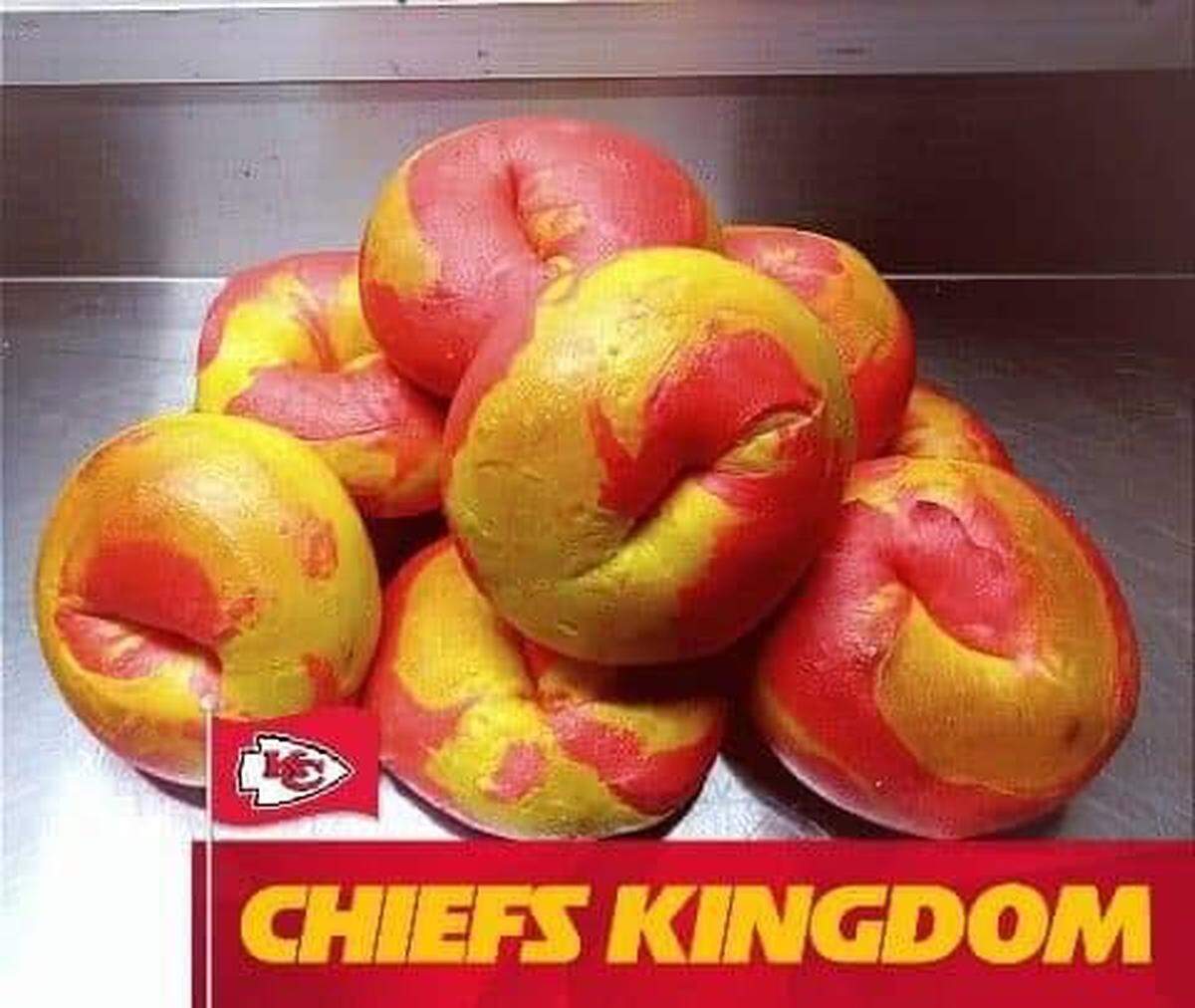 Meshuggah’s naturally dyed red and yellow bagels