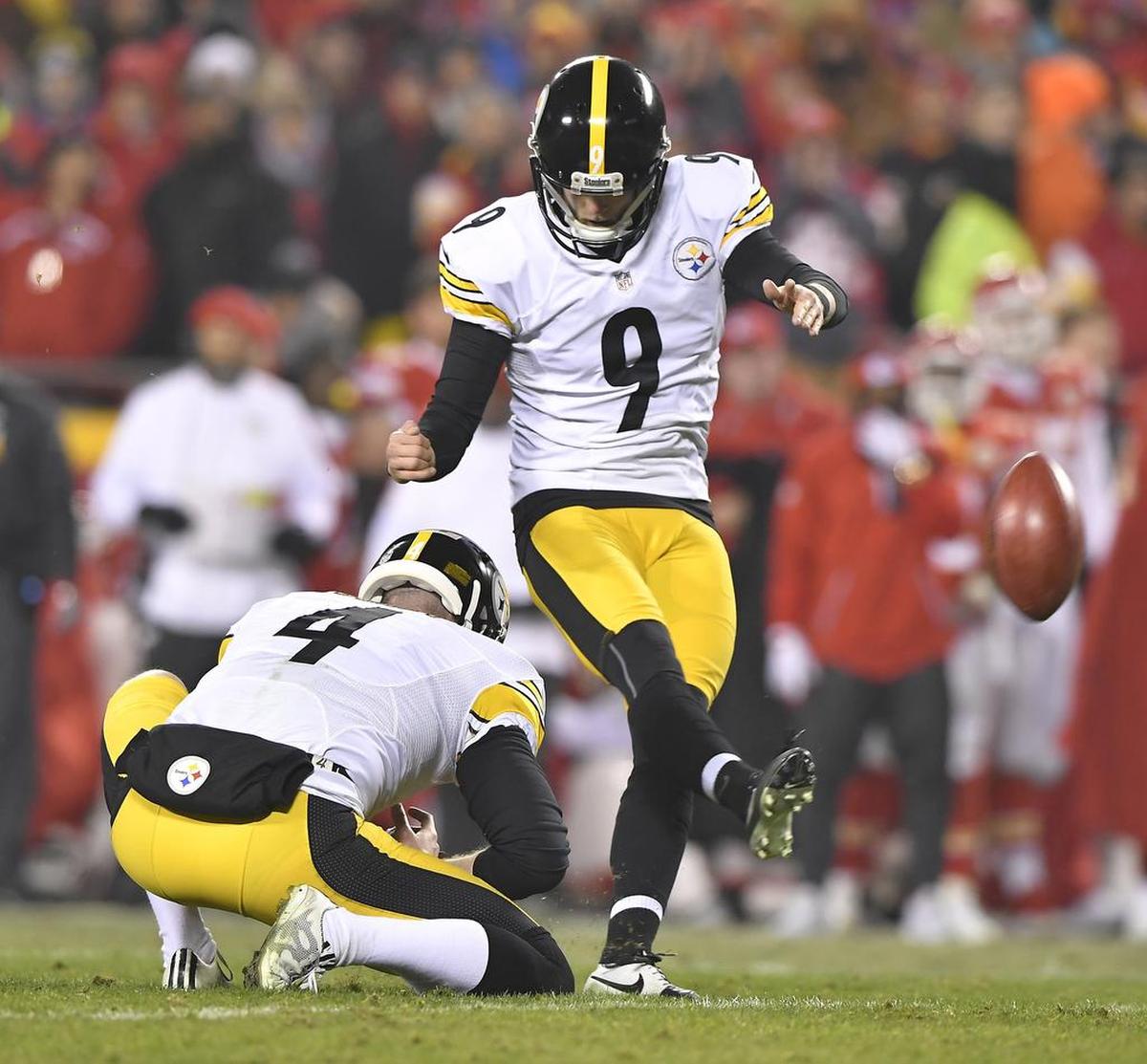 Pittsburgh Steelers kicker Chris Boswell kicked a field goal in the second quarter to put the Steelers up 9-7 over the Chiefs during Sunday’s AFC Divisional Playoff game between the Kansas City Chiefs and Pittsburgh Steelers at Arrowhead Stadium in Kansas City, Mo.