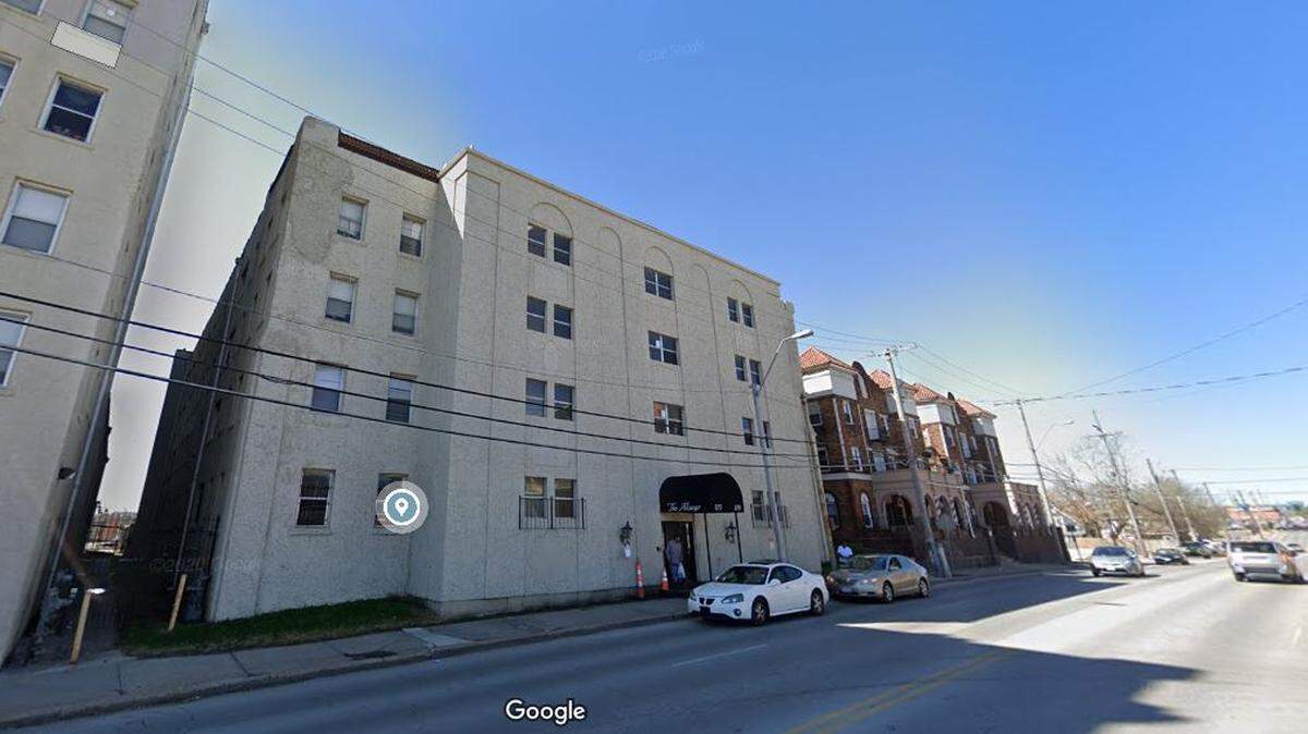 Police are investigating the “suspicious” death of a man who was found unresponsive inside a mid-town Kansas City apartment in the 100 block of West 39th Street. Police say his death is not believed to be natural.  This Google Maps Street View image of the apartment is from 2019.