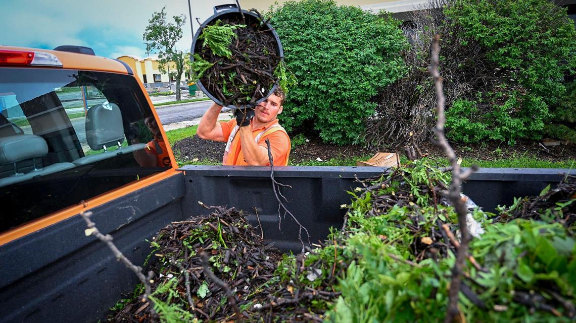 Cleanup starts in Johnson County after overnight tornadoes damage Kansas City metro