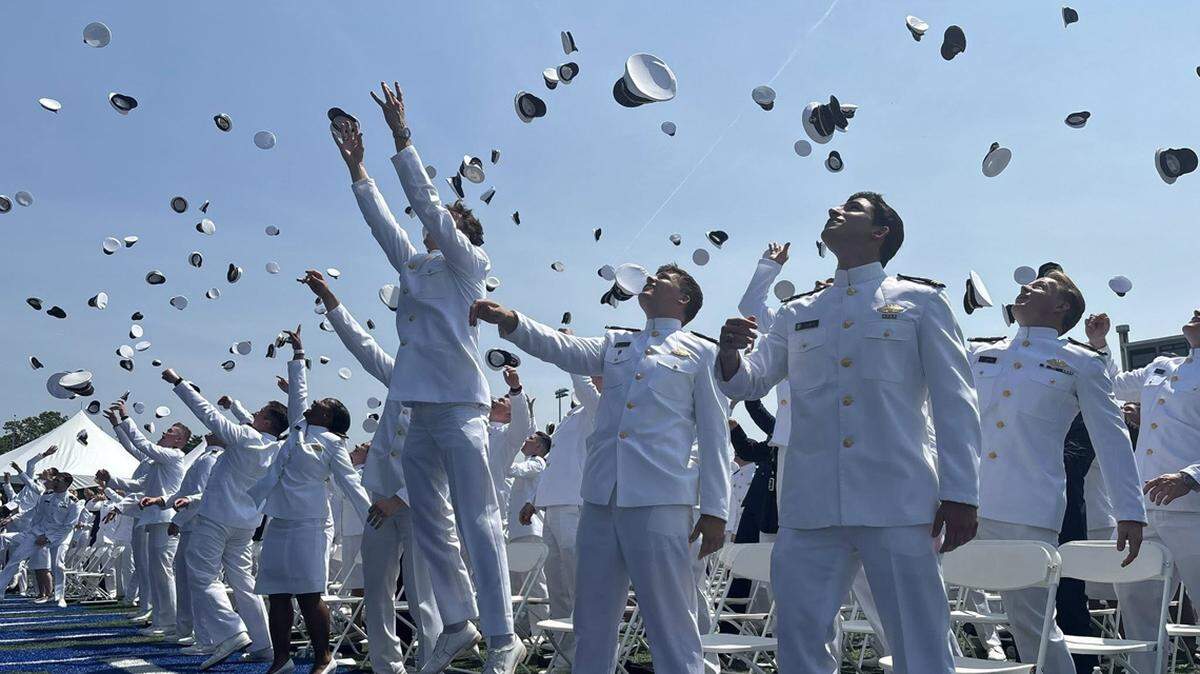 It’s time for the U.S. Merchant Marine Academy at Kings Point to get a superintendent who knows the ropes firsthand.