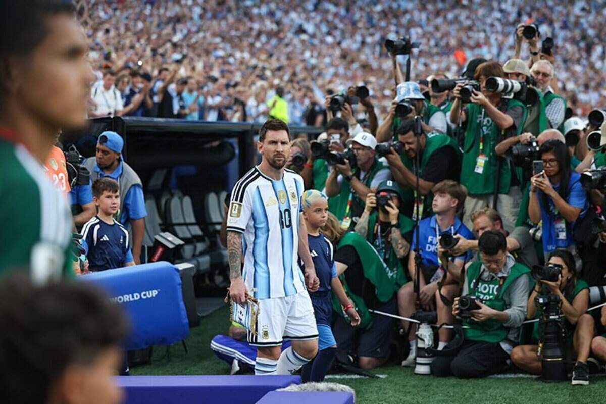 Argentina forward Lionel Messi (10) enters Kansas City (Arrowhead) Stadium in Kansas City for Argentina vs. Algeria, the FIFA World Cup group-stage soccer match on Tuesday, June 16, 2026.
