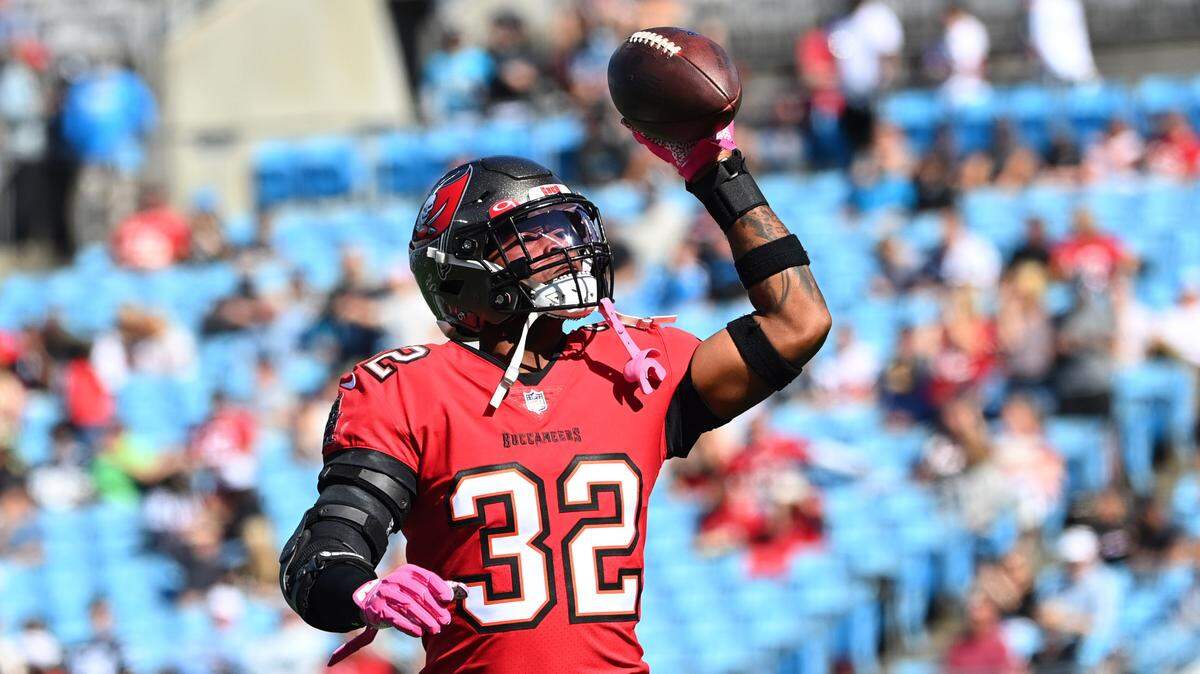 Tampa Bay Buccaneers safety Mike Edwards (32) before the game at Bank of America Stadium on Oct. 23, 2022.