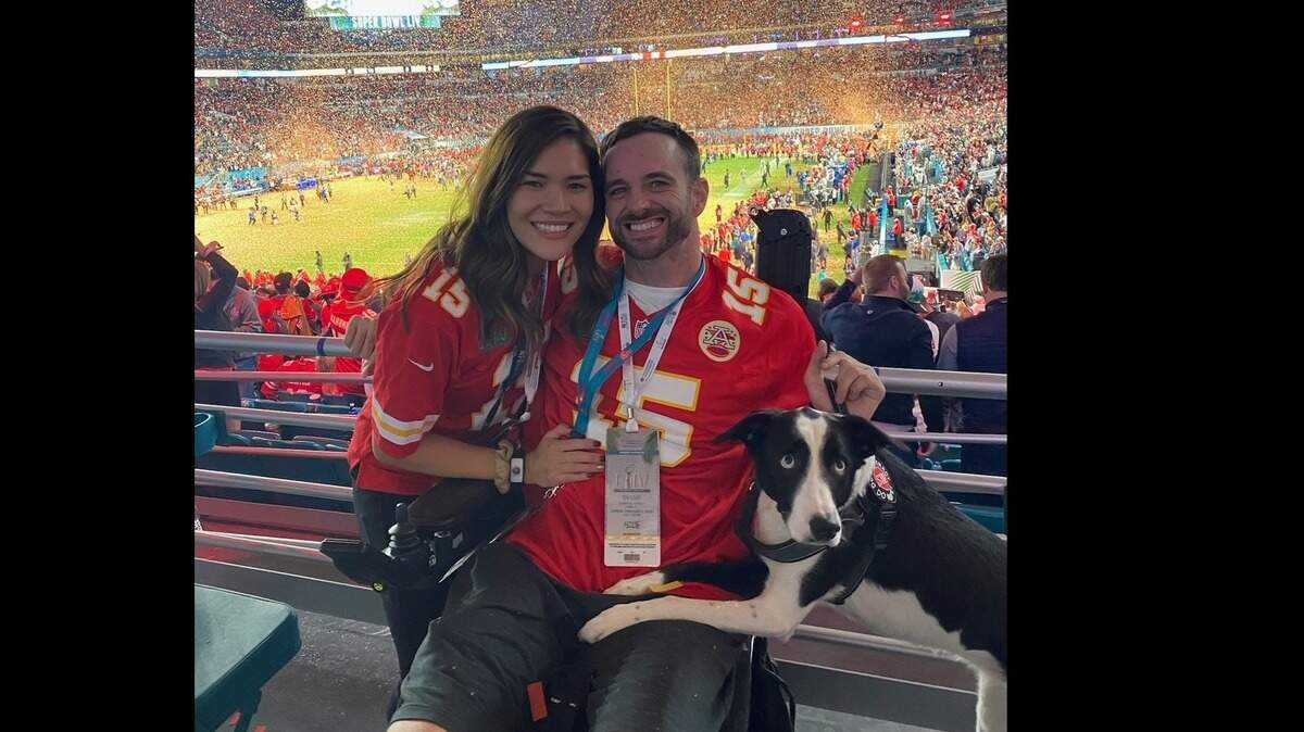 Jerod Nieder runs his social media accounts under the moniker ‘Positively Paralyzed’, an ode to his mindset and his condition that he lives in after a Dec. 2011 accident on vacation in Mexico. His social media accounts and procedures for his condition have helped him become a notable name in the wheelchair community.