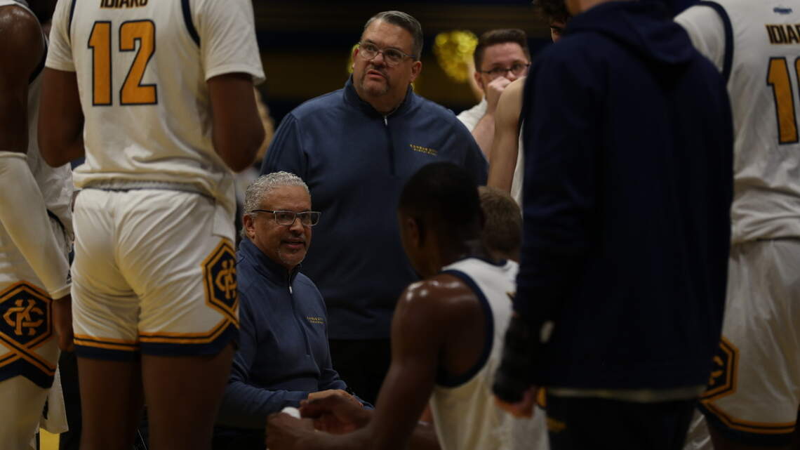KC Roos men’s, women’s basketball blown out by South Dakota State Jackrabbits