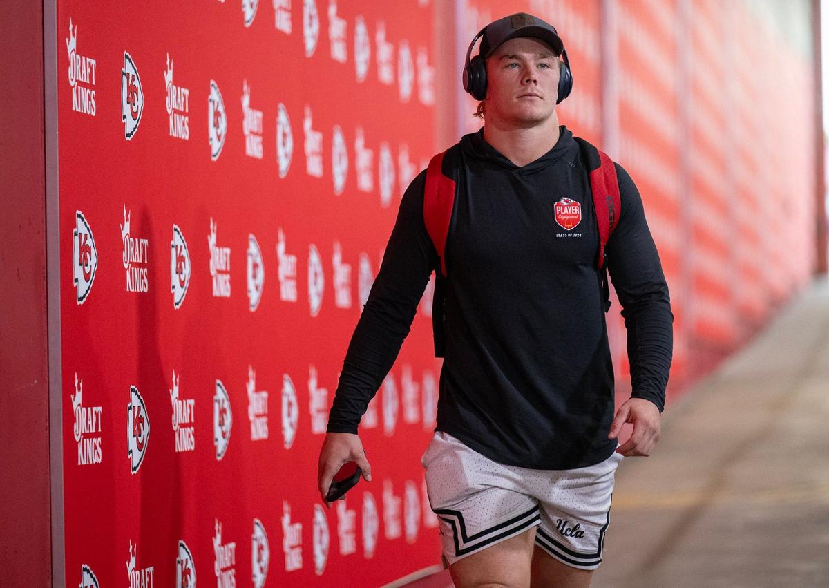 Chiefs fullback Carson Steele arrives for the game against the Chicago Bears on Thursday, Aug. 22, 2024, at Arrowhead Stadium.