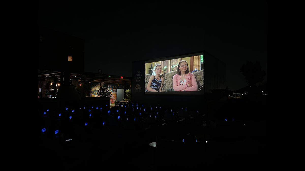 Rooftop Movie Club opened its first Kansas City location July 23 at 2101 Broadway Blvd. in the Crossroads. The outside movie theater will focus on playing fan favorite movies like “10 Things I Hate About You” to create the “ultimate date night.”