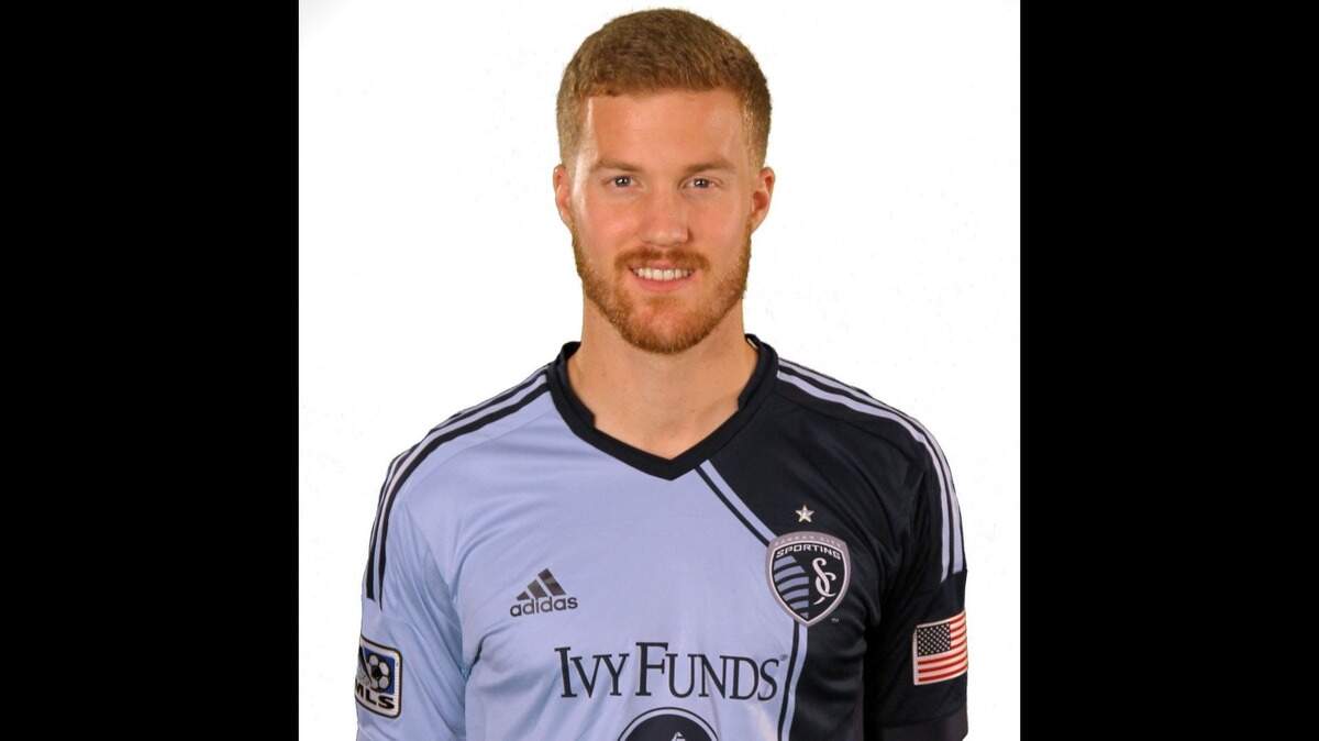 Sporting KC has re-signed a familiar face: defensive midfielder Uri Rosell, who helped the team to the 2012 U.S. Open Cup championship and 2013 MLS Cup title.