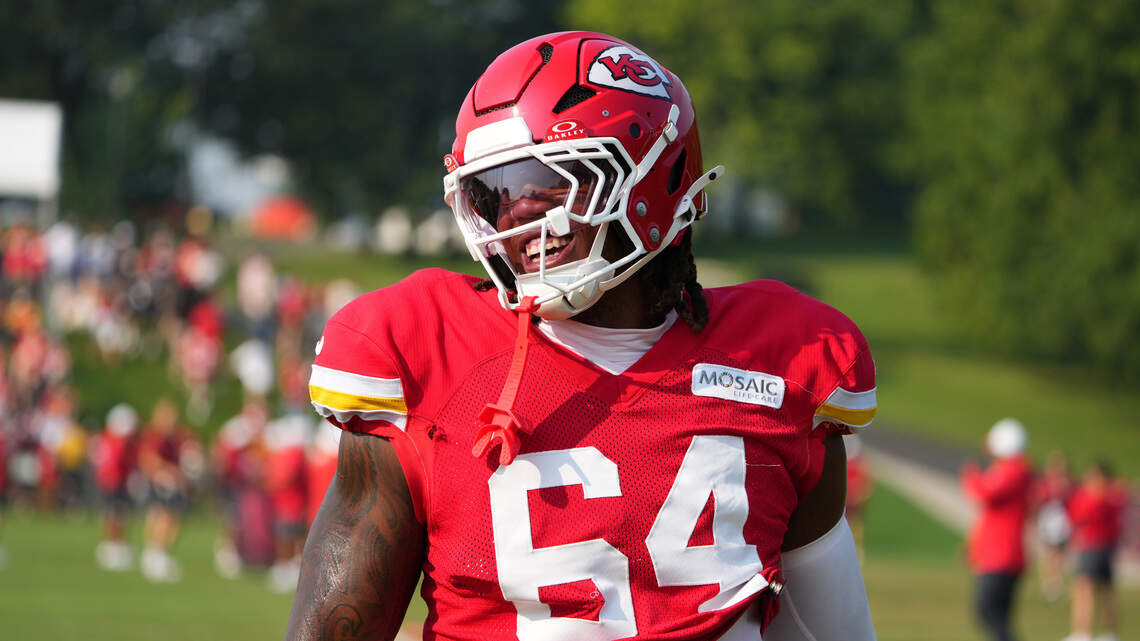 Chiefs trade OT Wanya Morris to Atlanta Falcons. Here’s what they got in return