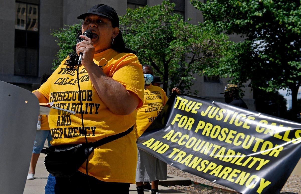 During a rally in front of the Jackson County Courthouse, Latahra Smith, of the KC Freedom Project, spoke about working with several organizations to bring awareness to the role of the Jackson County Prosecutor’s office.