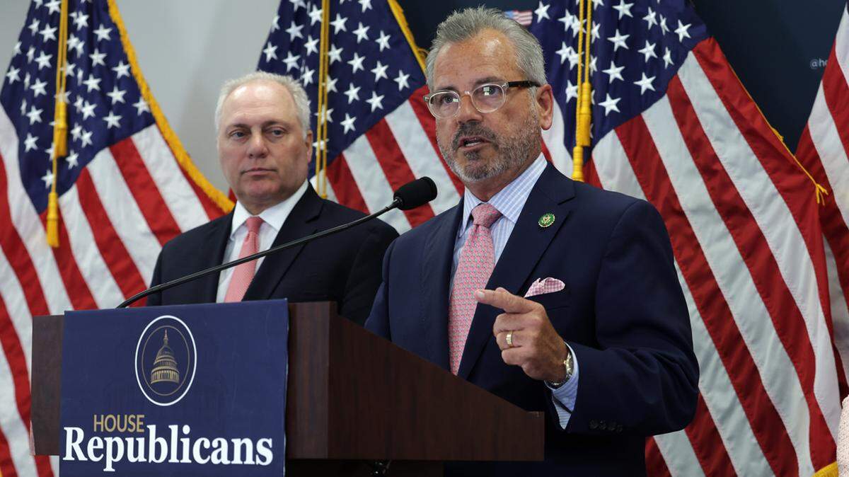 Minnesotan Alex Pretti legally carried a weapon but was vilified by conservatives, including Rep. Mark Alford of Missouri, after his killing. Where is the logic?
