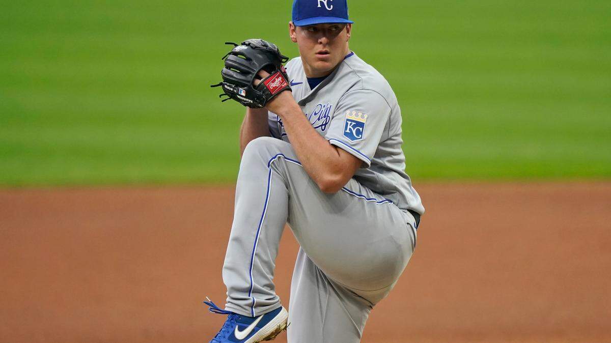 Kansas City Royals starting pitcher Brad Keller delivers in the first inning of a baseball game against the Cleveland Indians, Monday, Sept. 7, 2020, in Cleveland. (AP Photo/Tony Dejak)