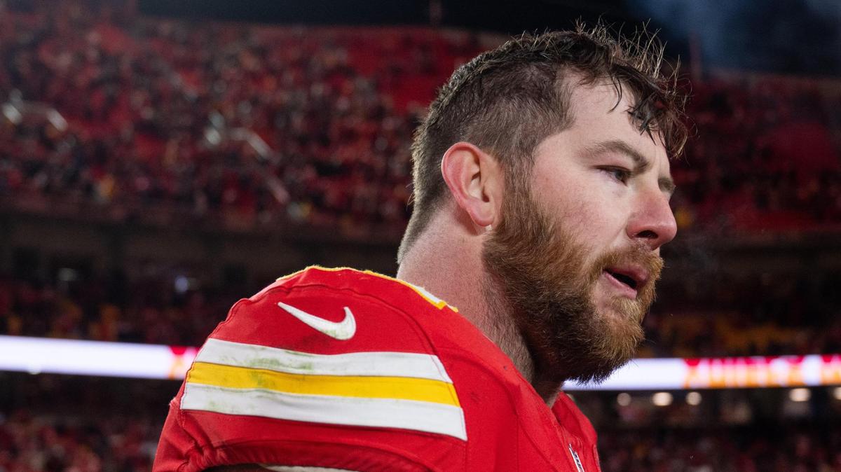 Kansas City Chiefs guard Joe Thuney (62) following the Chiefs AFC Divisional Round playoff win vs. the Houston Texans on Saturday, Jan. 18, 2025, at GEHA Field at Arrowhead Stadium.