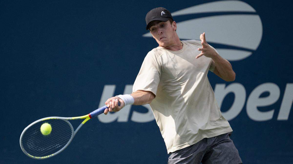 Murphy Cassone, who trained at the Overland Park Racquet Club, hits a forehand during a qualifying match at the 2022 U.S. Open on Tuesday in Flushing, N.Y.