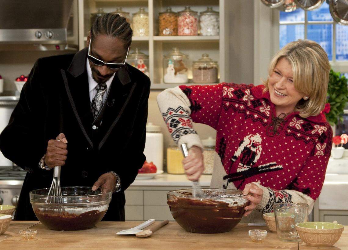 Snoop Dogg and Martha Stewart have teamed up in the past for baking. Now they’re hosting Puppy Bowl XVII on Animal Planet.