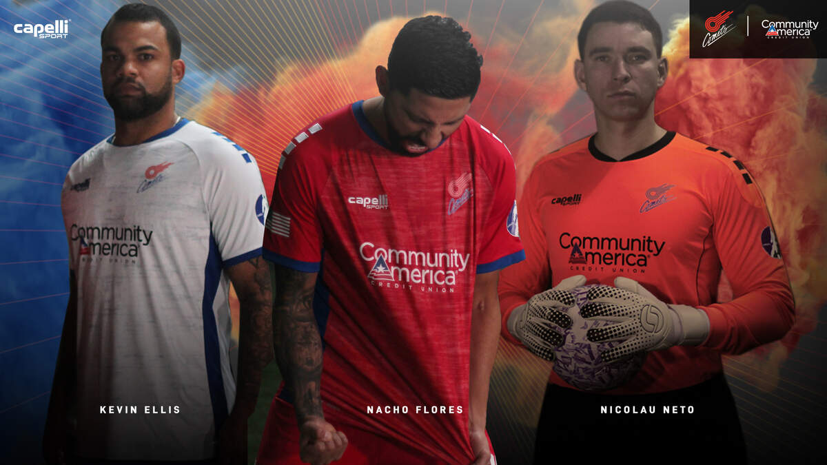 Comets players show off the team’s new look bearing the logo of new title and jersey sponsor CommunityAmerica Credit Union.