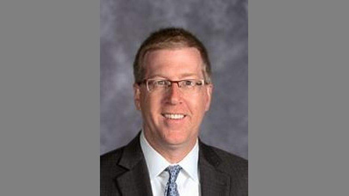 Morse Elementary School Principal Steve Vandemark unexpectedly died on Friday, according to the Blue Valley district.