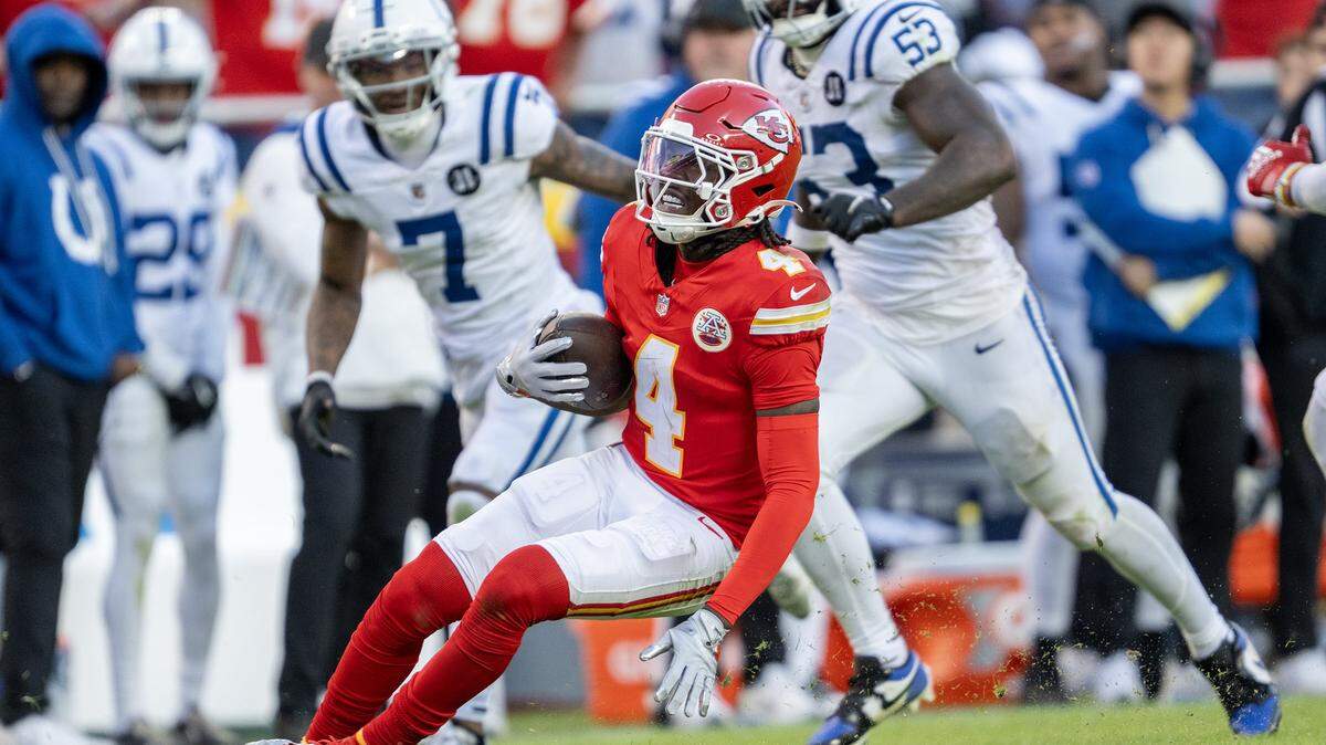 Kansas City Chiefs wide receiver Rashee Rice (4) slides into a first down in the second half against the Indianapolis Colts on Sunday, Nov. 23, 2025 at GEHA Field at Arrowhead Stadium in Kansas City. The Chiefs defeated the Colts 23-20 in overtime.