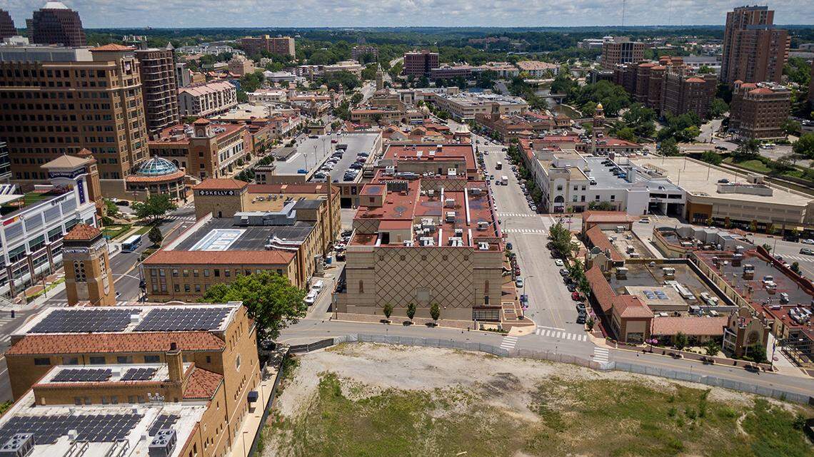 Kansas City Plaza’s ‘blight’ debate once seemed laughable. Not so much now | Opinion